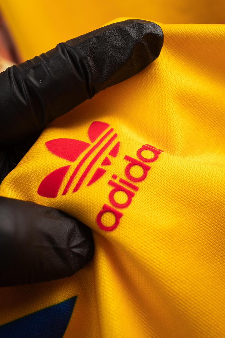 Camiseta Retro Colombia Bordada – Edición Limitada