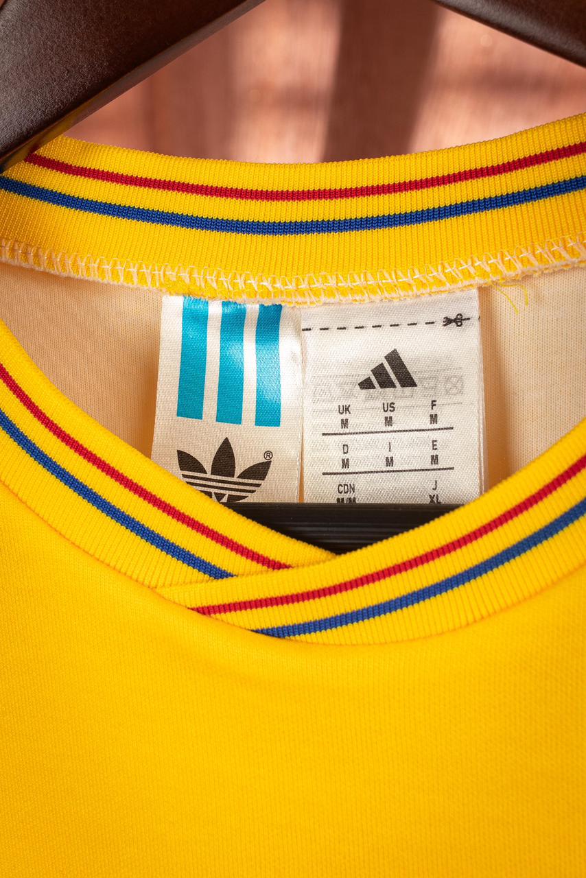 Camiseta Retro Colombia Bordada – Edición Limitada