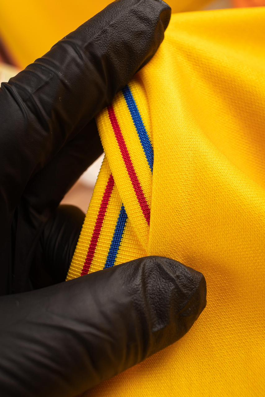 Camiseta Retro Colombia Bordada – Edición Limitada