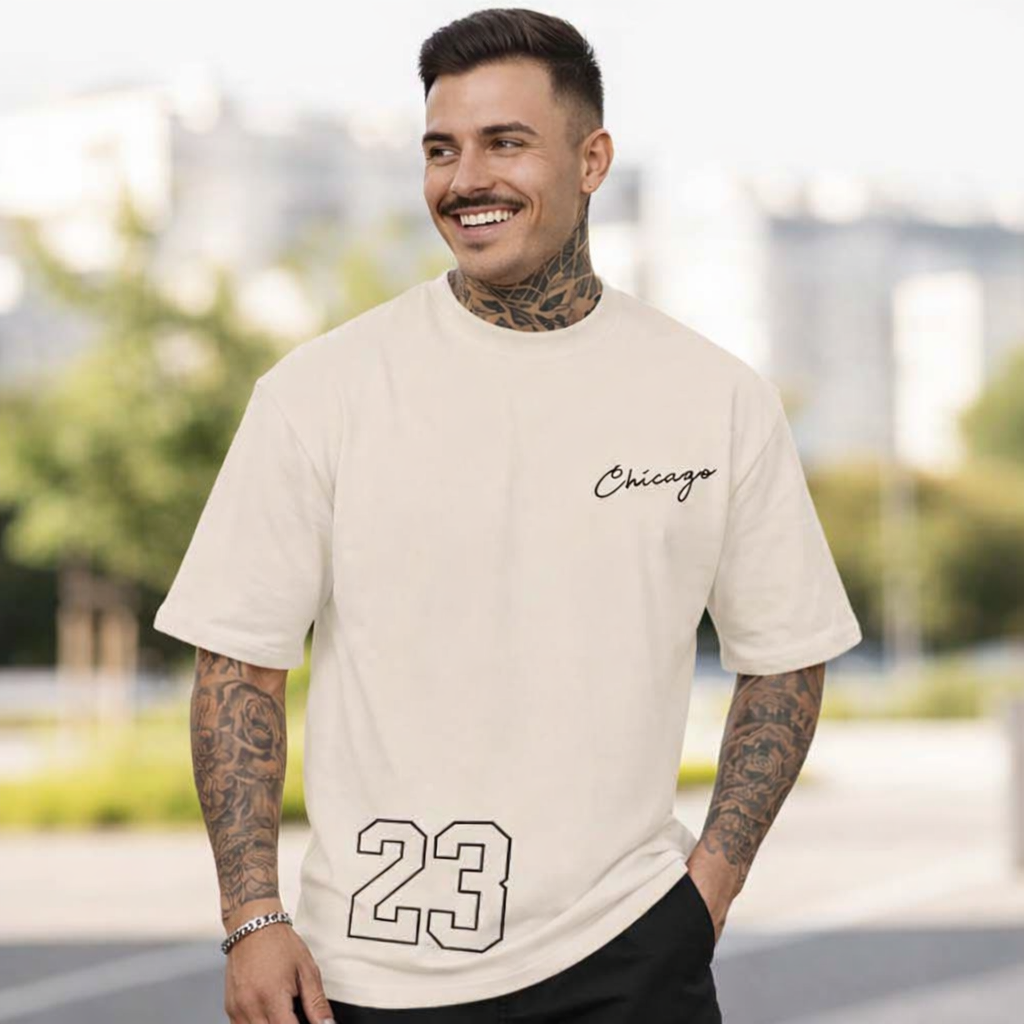 Camiseta Oversize Beige – Estampado Chicago Urbano